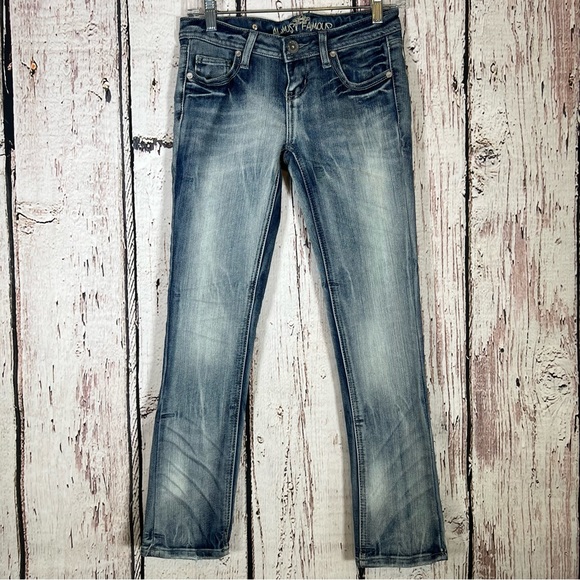 Almost Famous Denim Distressed Skinny Jeans Size 0 EUC - Picture 8 of 13